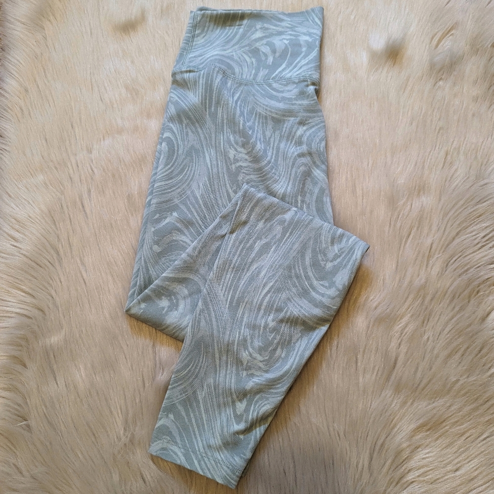 Old Navy Active pale blue swirl print leggings size L